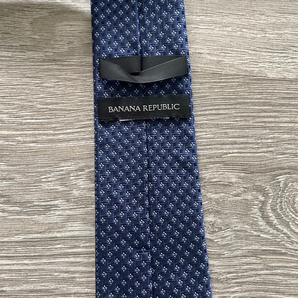 Banana Republic tie - Picture 3 of 3